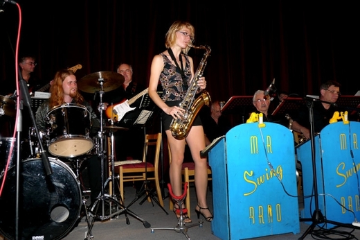 Saxofonistka v akci